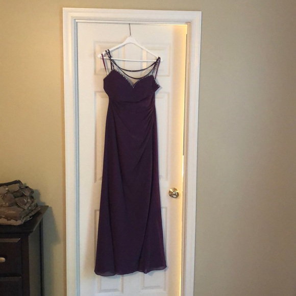 Gown - Picture 2 of 4